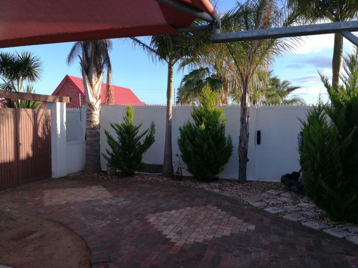 Pongola Road Self Catering Accommodation Uitenhage Kültér fotó
