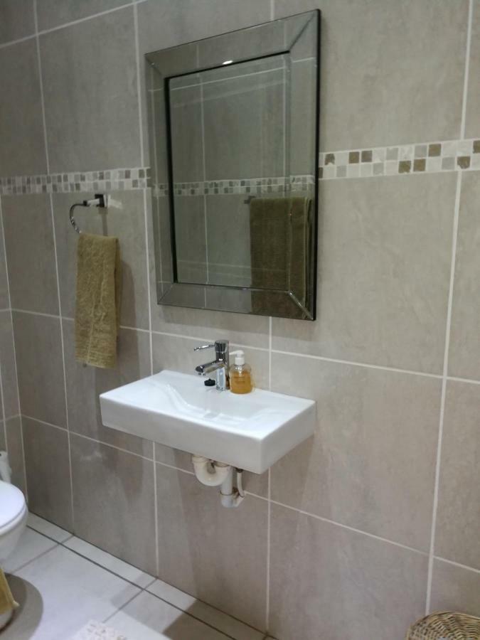 Pongola Road Self Catering Accommodation Uitenhage Kültér fotó