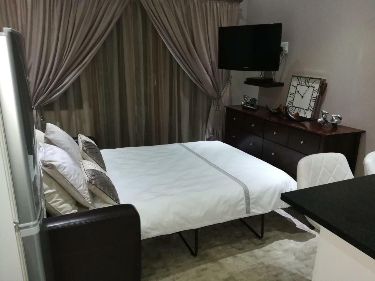 Pongola Road Self Catering Accommodation Uitenhage Kültér fotó